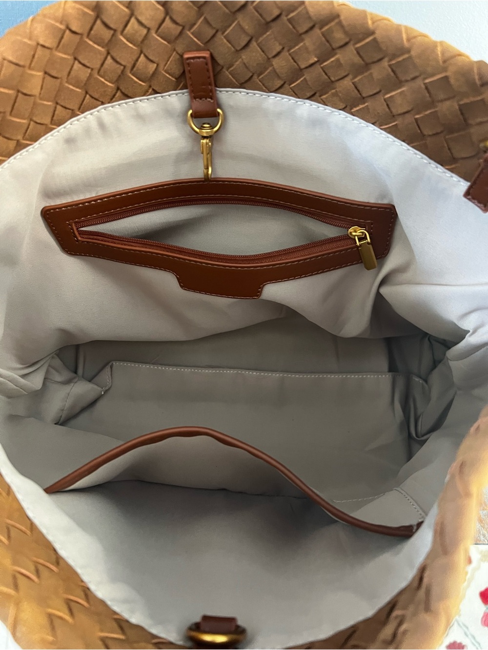 NWOT! Brown Woven Faux Suede Crossbody Shoulder Bag - Picture 4 of 8